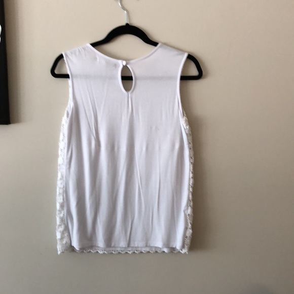White flowered tank top - Picture 2 of 5